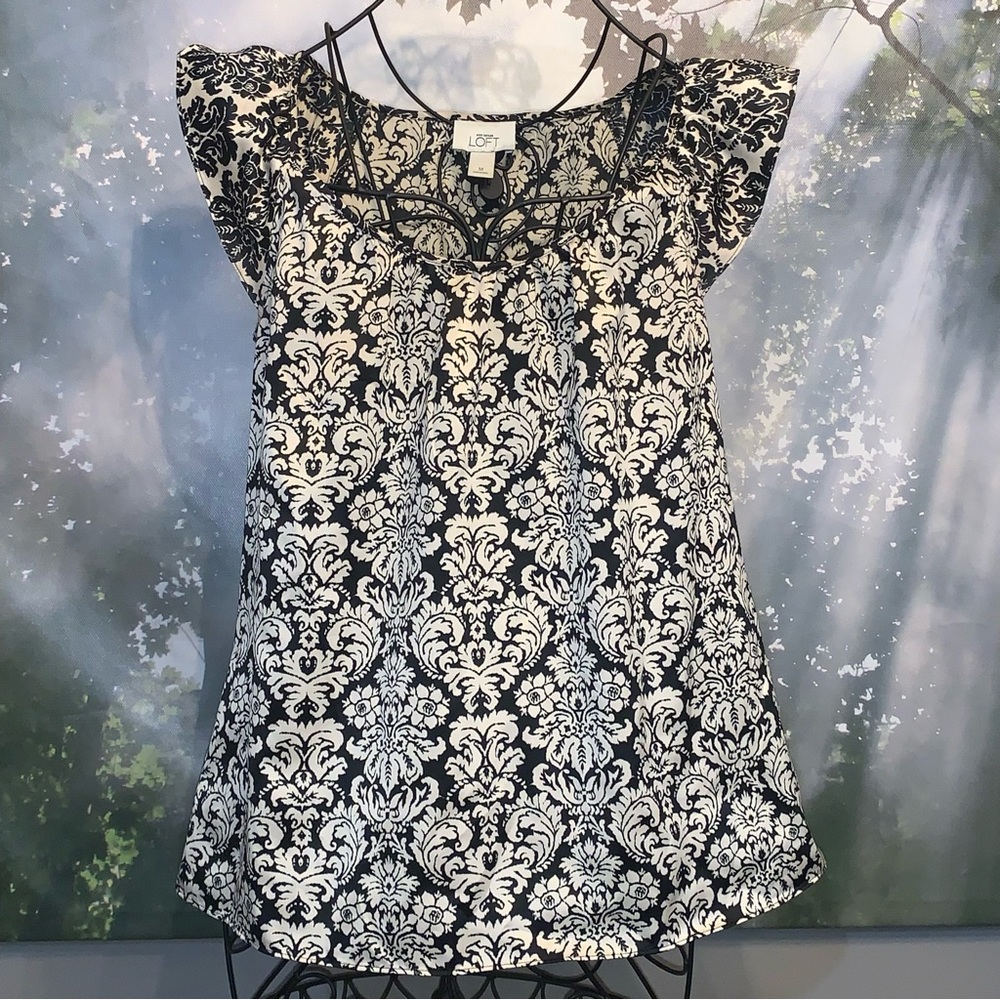 LOFT Capped Sleeve Black & White Damask Blouse